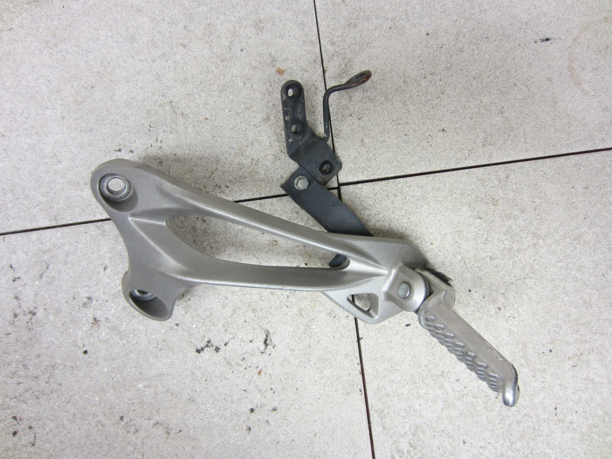 06-07 KAWASAKI NINJA ZX10R zx10 OEM RIGHT REAR BACK PASSENGER PEG