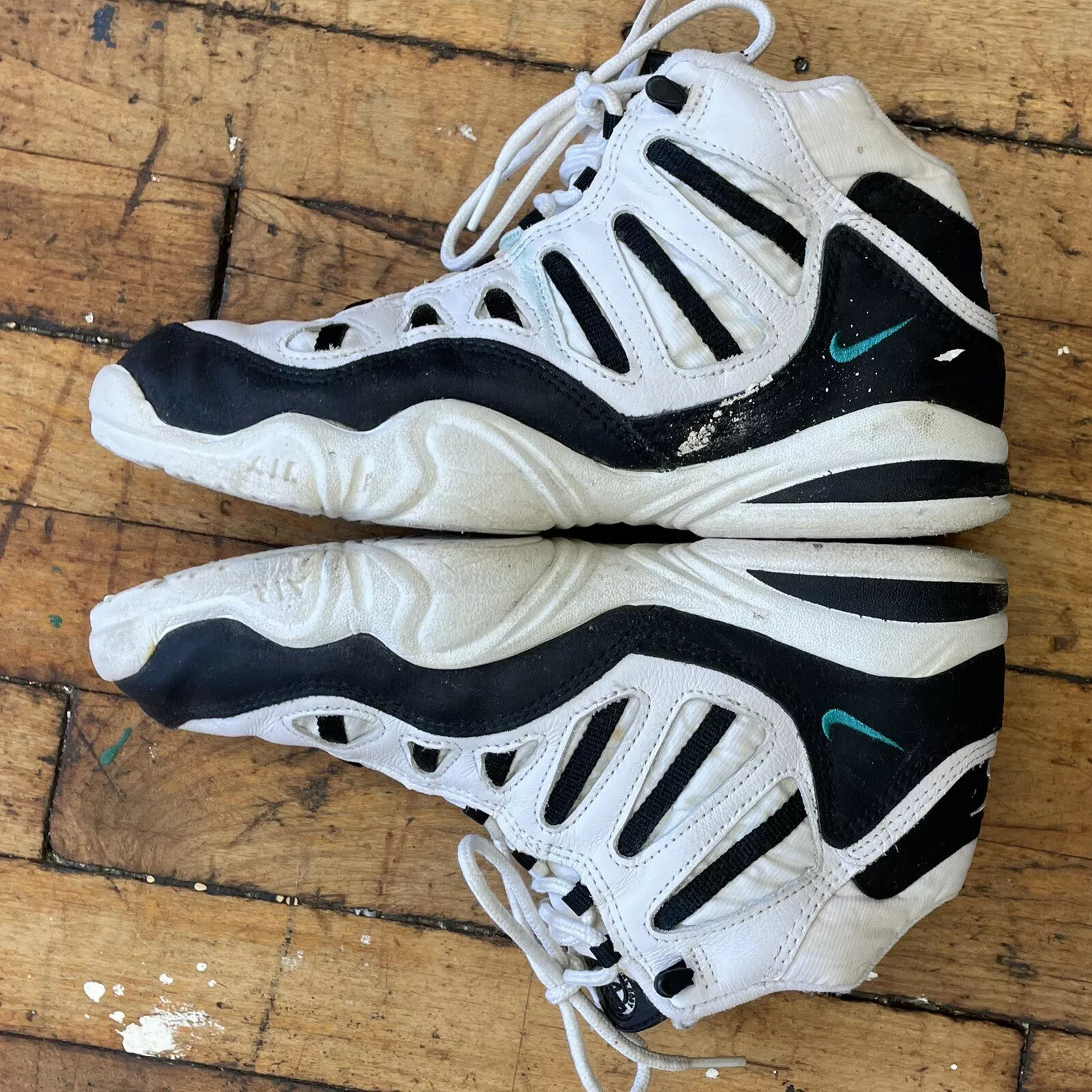 Vintage 1995 Nike Air Black \u0026 White 