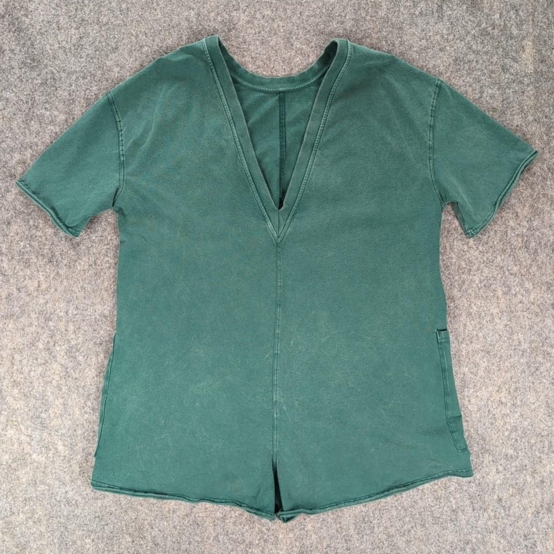 Free People FP Movement Romper Womens Small Green Hot Shot V-Neck Tee Pockets