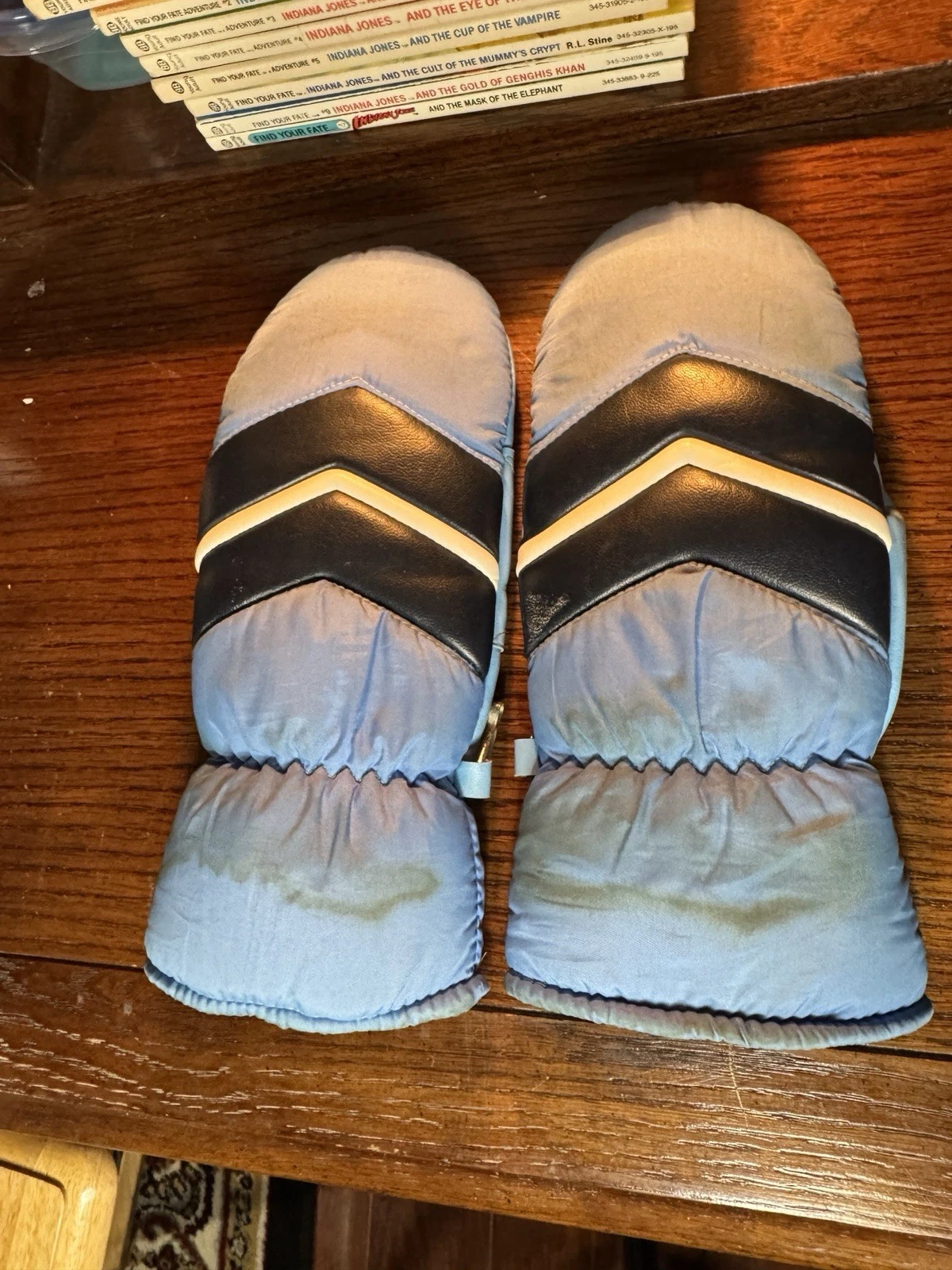 Vtg 79s 80s 90s ski mitten glove blue/white leather lined fit cuff