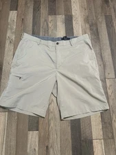 Greg Norman Mens Golf Shorts Size 40 Beige New