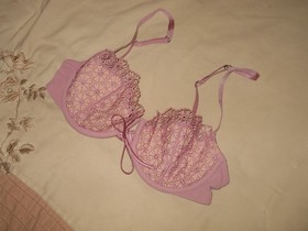 Lot of 2 VICTORIA&rsquo;S SECRET 34C Push Up and Racerback Bras 