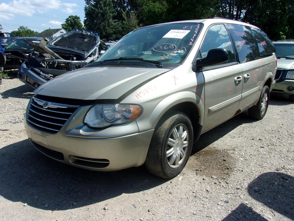 Used Engine Valve Cover fits: 2006 Chrysler Town & country Valve Cover Grade A - Image 4 of 4