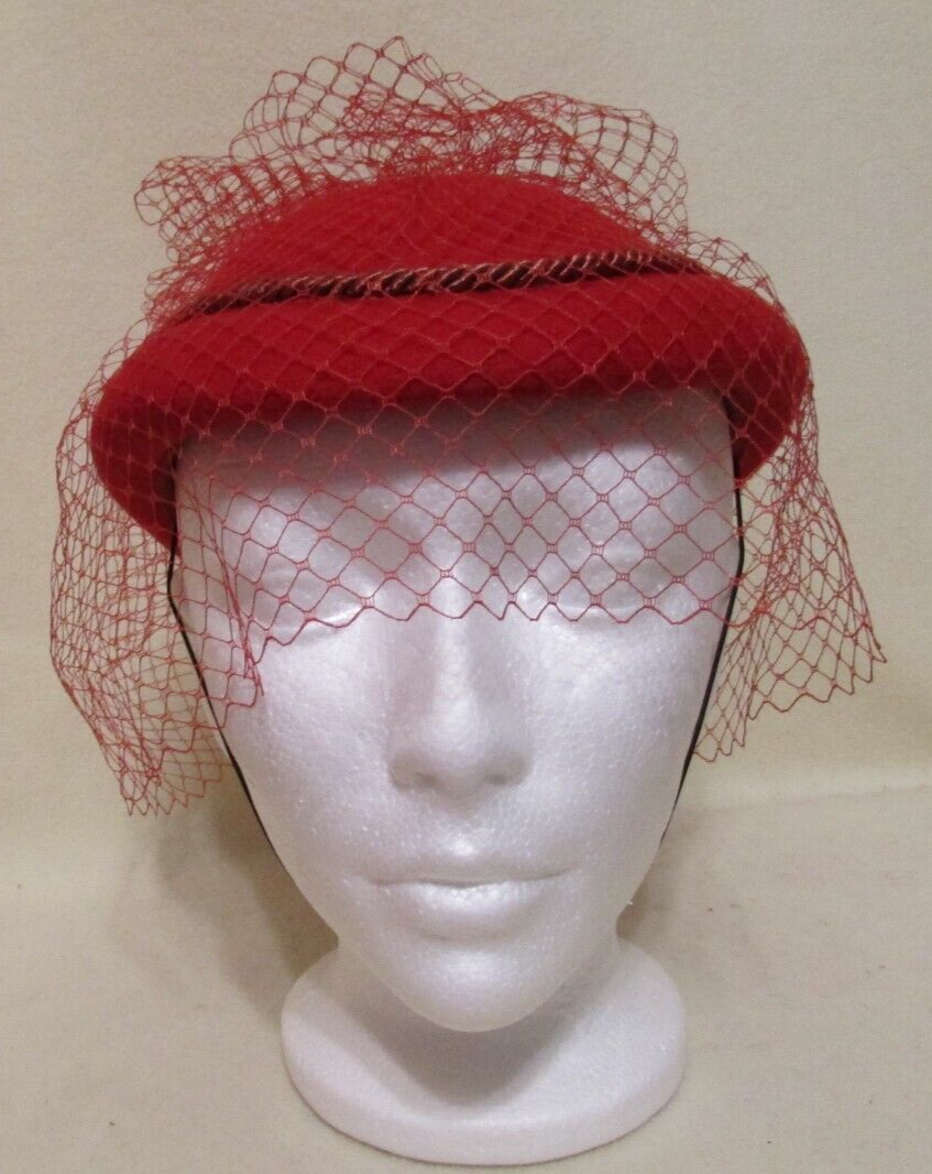 Vtg Parmillo NY Red Cocktail Tilt Hat Wool Felt Black Beaded Net Veil Feather Red Net Vintage Hats for Women for sale | eBay main image 4