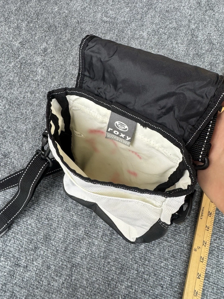 Vintage Y2K Roxy Quicksilver Mini Crossbody Bag Purse - Image 4 of 4
