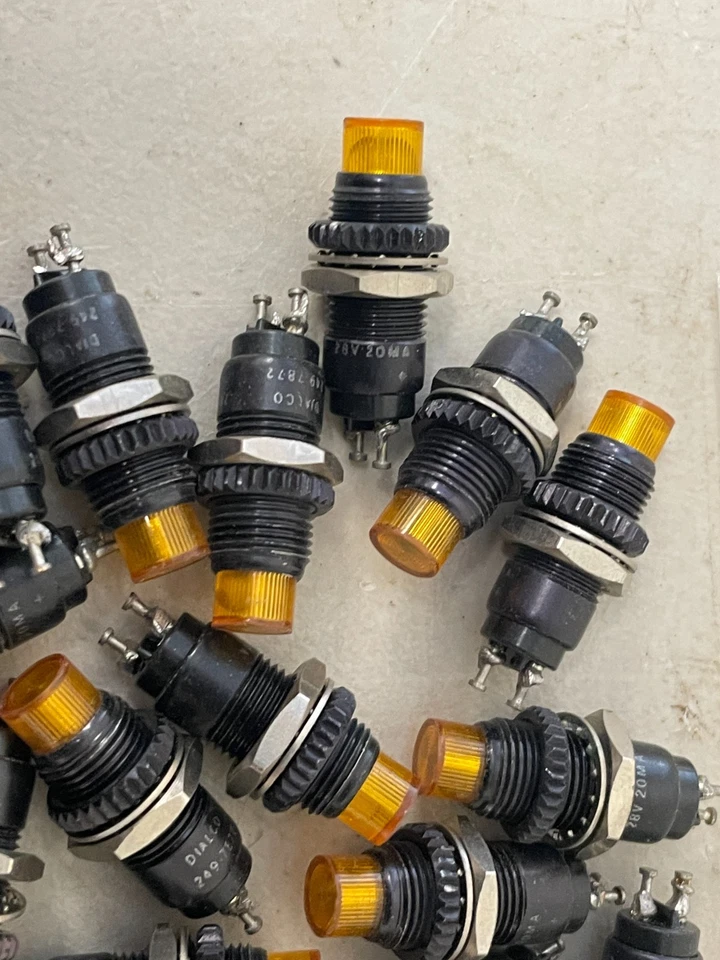 Huge Lot of Dialco 249-7877 LED Indicator Lamps 3.6V 20mA Amber NOS” - Image 2 of 4