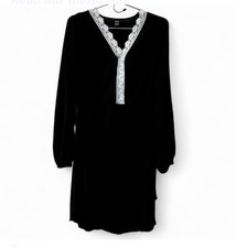 BLACK WHITE LACE TRIM VNECK HI-LOW DRESS, SIZE M, CHEST 34 IN, LENGTH 27 IN