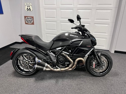 2012 Ducati DIAVEL CARBON SERIES 