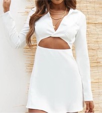 Pretty Little Things Women’s white Long Sleeve Dress Size 6