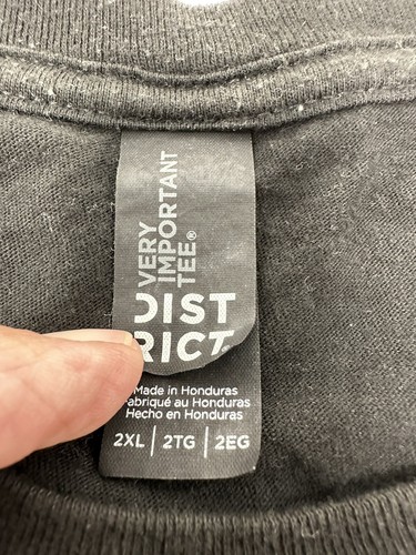 Camiseta District Muy Importante Para Hombre Curtin Maritime Mega Tour Negra 2xGrande - Imagen 6 de 7