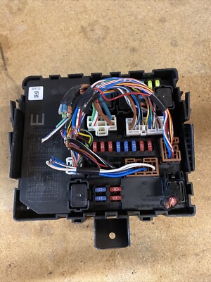 BMW 12-15 F30 POWER DISTRIBUTION FUSE BOX RELAY CONTROL MODULE UNIT Pre LCI