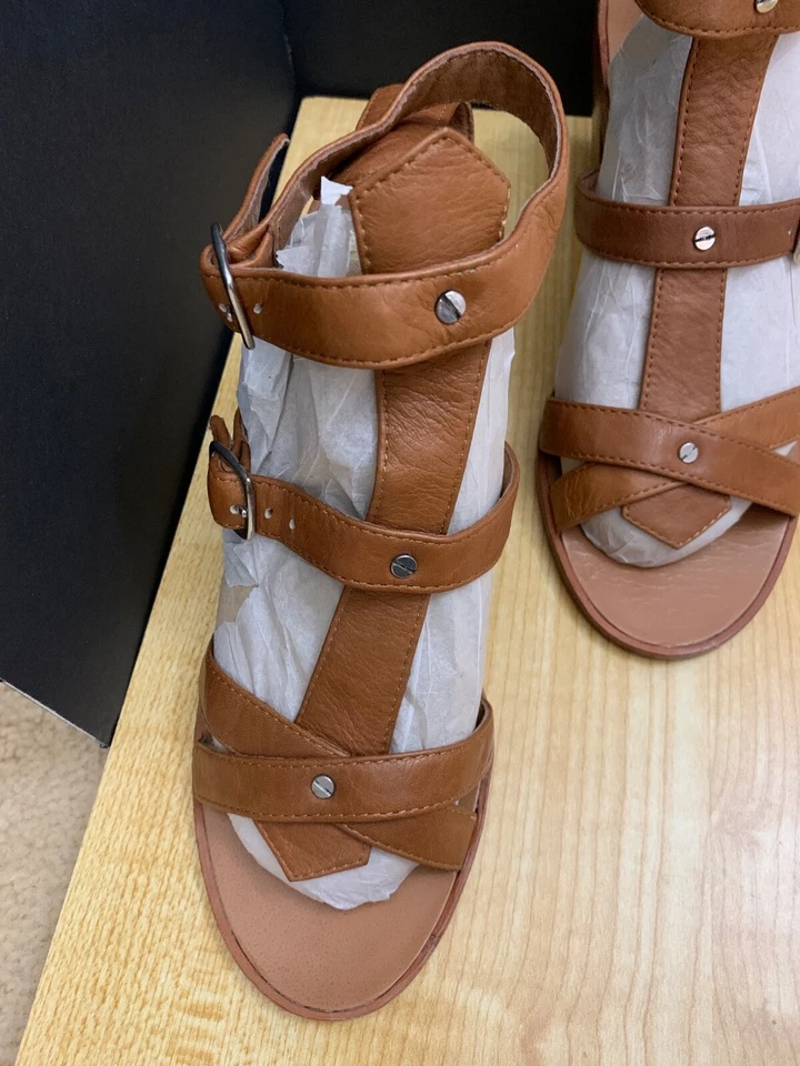 Sandálias Dolce Vita plataforma salto bloco, couro marrom nude feminino 8,5 novas - Imagem 4 de 4