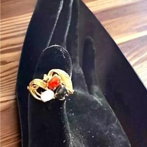 Authentic Artisan Made Gold Plated Moonstone Coral Onyx Quartz Gems Flower Ring Size 5.5