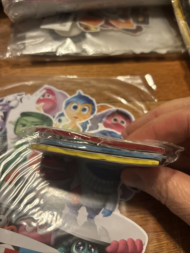 Inside Out 2 Decoraciones de Cumpleaños, Decoración Colgante, Juego de 3 Mesa, Cupcake Topper Foto 2 de 4