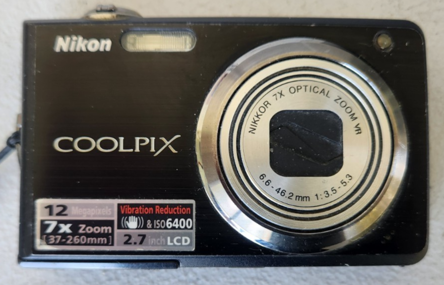 Nikon COOLPIX S630 12.0 MP Digital Camera W/16gb ** W/ Original