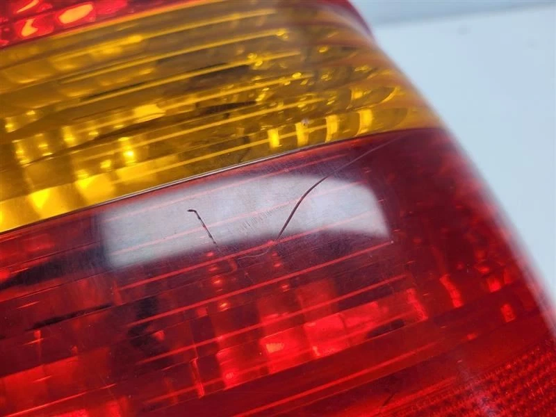 2002-05 BMW 325XI (Sedan) Passenger Right Tail Light - Amber Lens *SCRATCHED* - Image 3 of 4