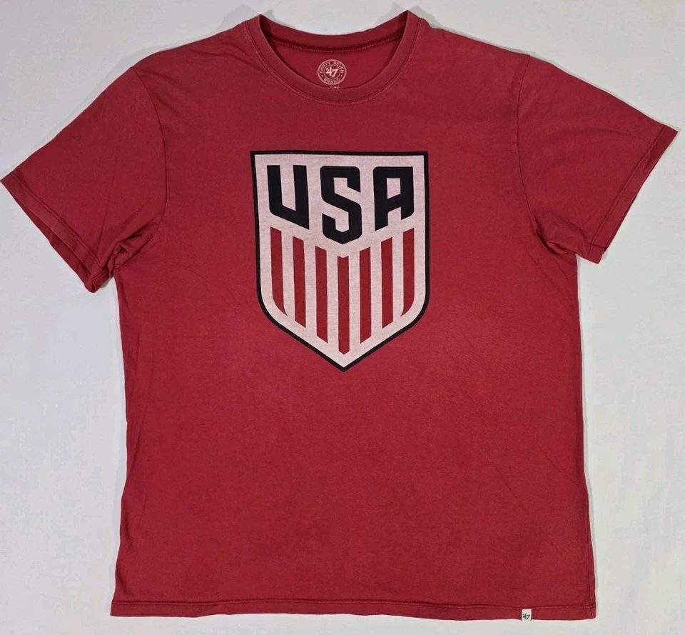 Camiseta Logotipo Seleção Nacional de Futebol Masculina dos EUA Marca 47 Gráfico Vermelho Adulto Tamanho G - Imagem 2 de 4