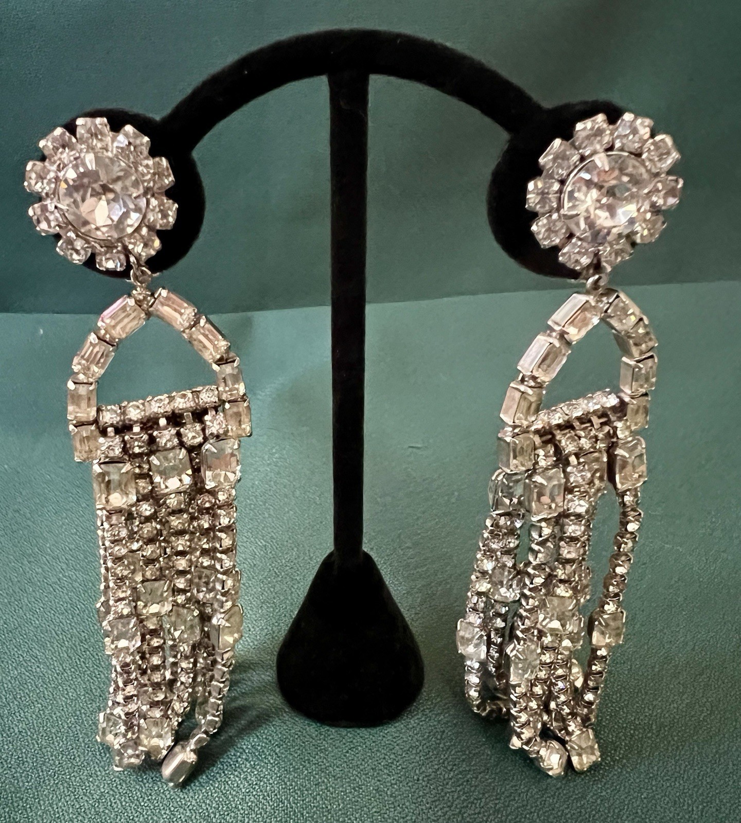 OUTSTANDING DRAMATIC VINTAGE RHINESTONE CLIP ON C… - image 11