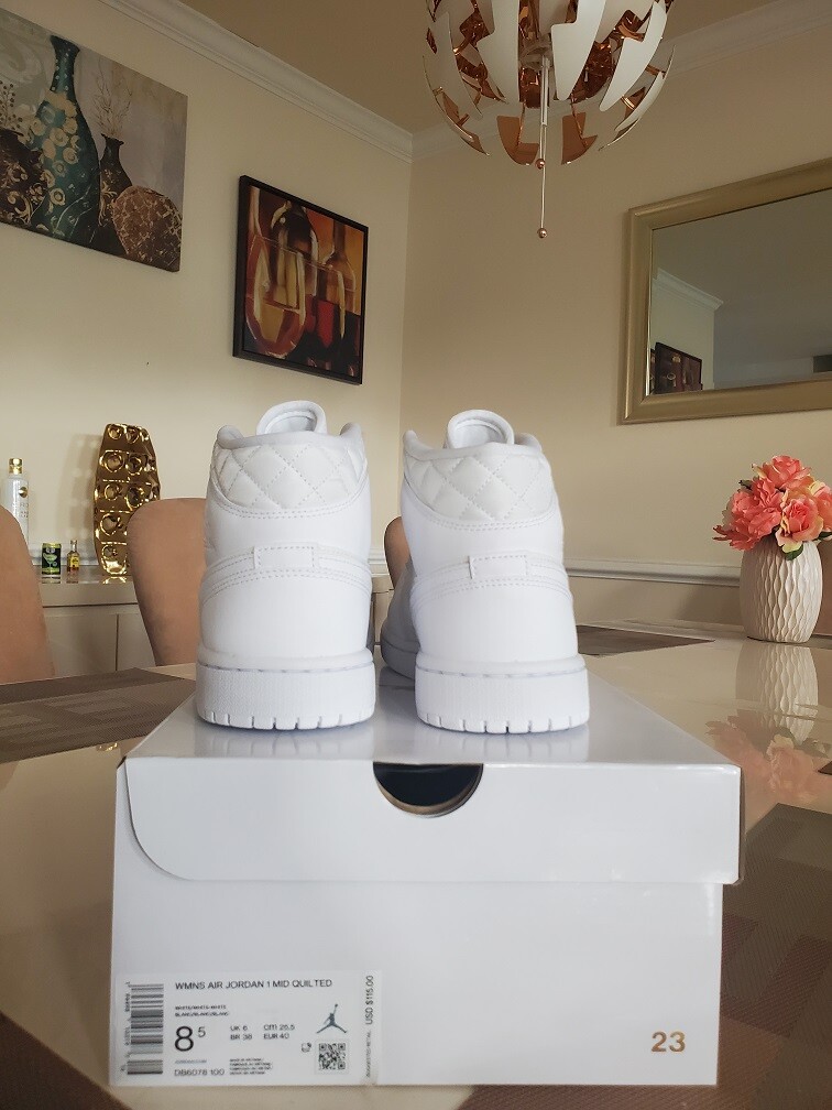 W.Air Jordan 1 Mid \"Triple White\"レディース25 Jordan 1 Mid Triple White Patent Swoosh (Women's) - BQ6472