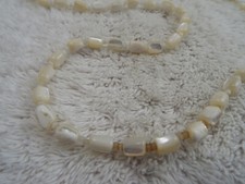 White Mother of Pearl Shell Bead Necklace K31 