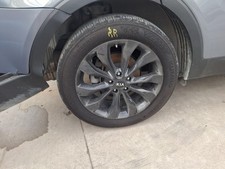 Used Wheel fits: 2020 Kia Sorento 19x7-1/2 alloy 10 spoke angled spoke black Gra