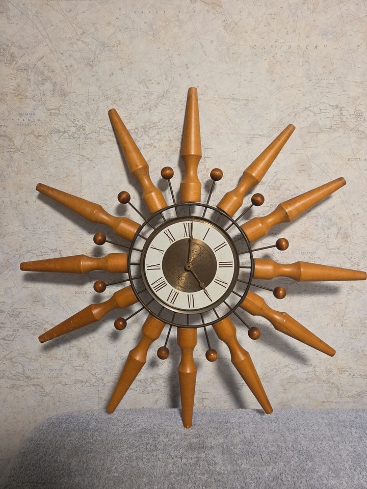 Vintage 1960s Seth Thomas 24" Starburst   Hanging Wall  Clock  Atomic Era