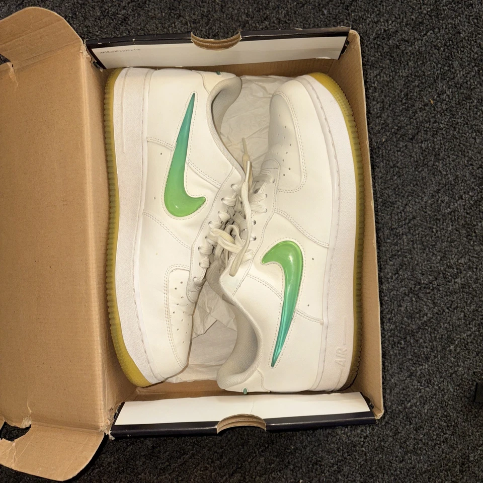 Nike Air Force 1 '07 PRM 2 voltios Foto 2 de 4