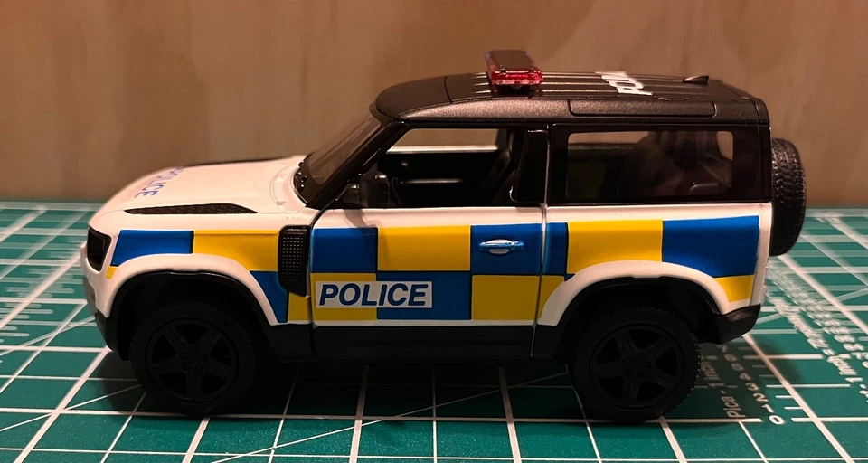 JUEGO DE 4 VEHÍCULOS POLICIALES CARARAMA 1:43 Foto 2 de 4