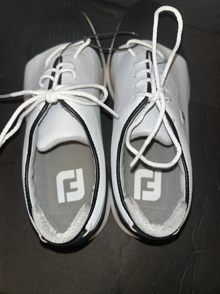FootJoy Women's Traditions Cap Toe Golf Shoes White/Black, Size 7, New No Box - Image 4 of 4