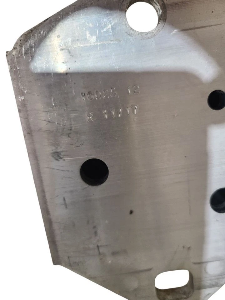 Refuerzo de parachoques trasero compatible con 17-20 BMW 530i 648917 Foto 2 de 4