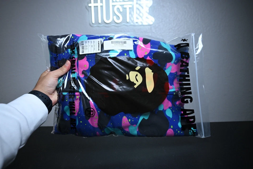 BAPE X Kid Cudi Shark Sudadera con Capucha Cremallera Completa Camuflaje Multicolor Colección Colaboración Foto 3 de 4