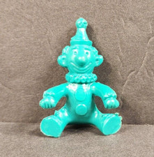 VINTAGE GREEN PLASTIC CLOWN HANGER PREMIUM CEREAL 2" TOY FIGURE