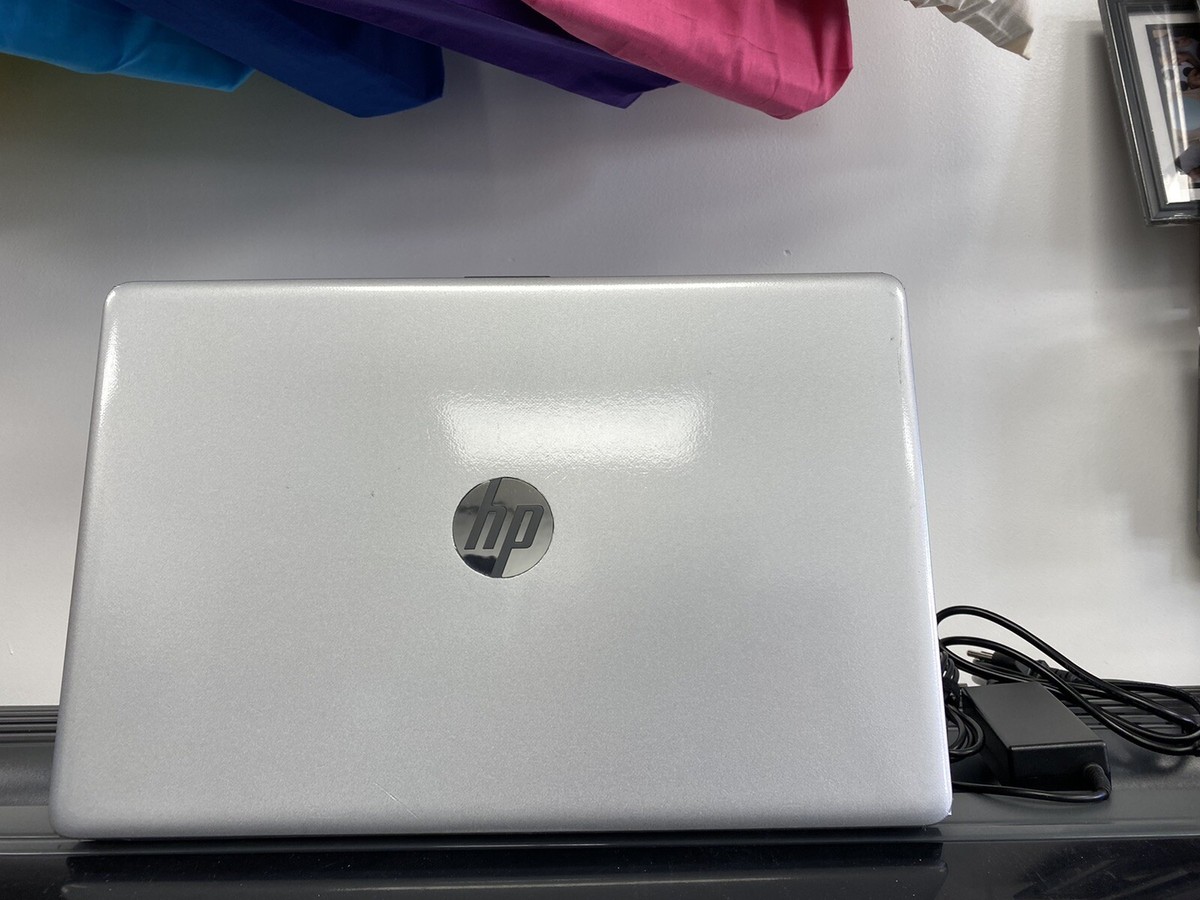 HP Notebook 15-da0074nr i3-7020U 2.30GHz 8GB DDR4 Ram 256GB SSD