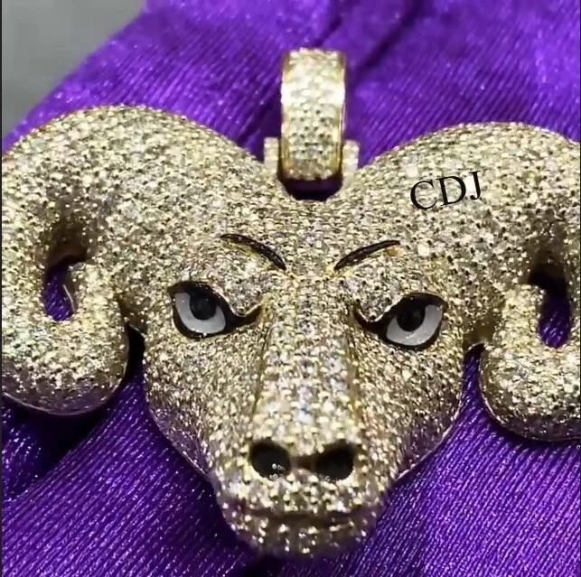 Genuine Moissanite Men's Enamel Goat Head Pendant 14K Yellow Gold Plated Silver Foto 2 de 4