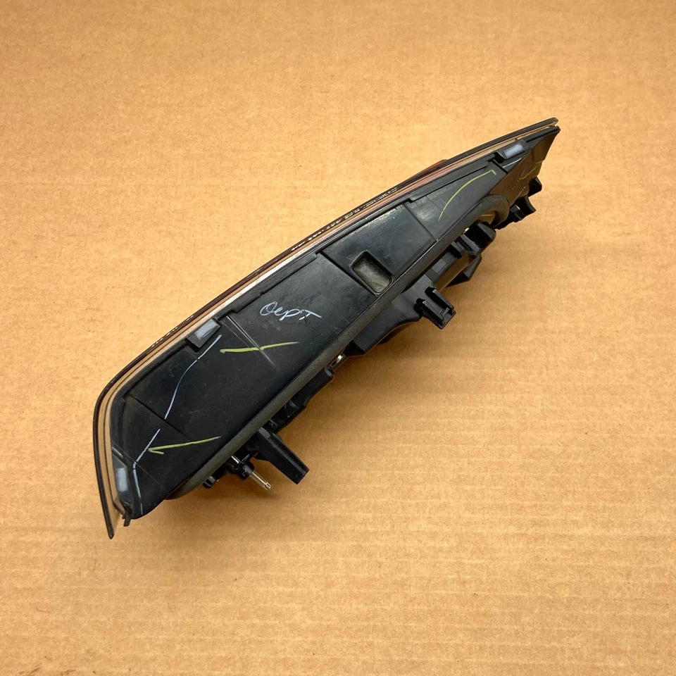 Parada de luz trasera interior LED lado del conductor OEM BMW 330i 330e M3 19-23 H75A3BC9509 Foto 4 de 4