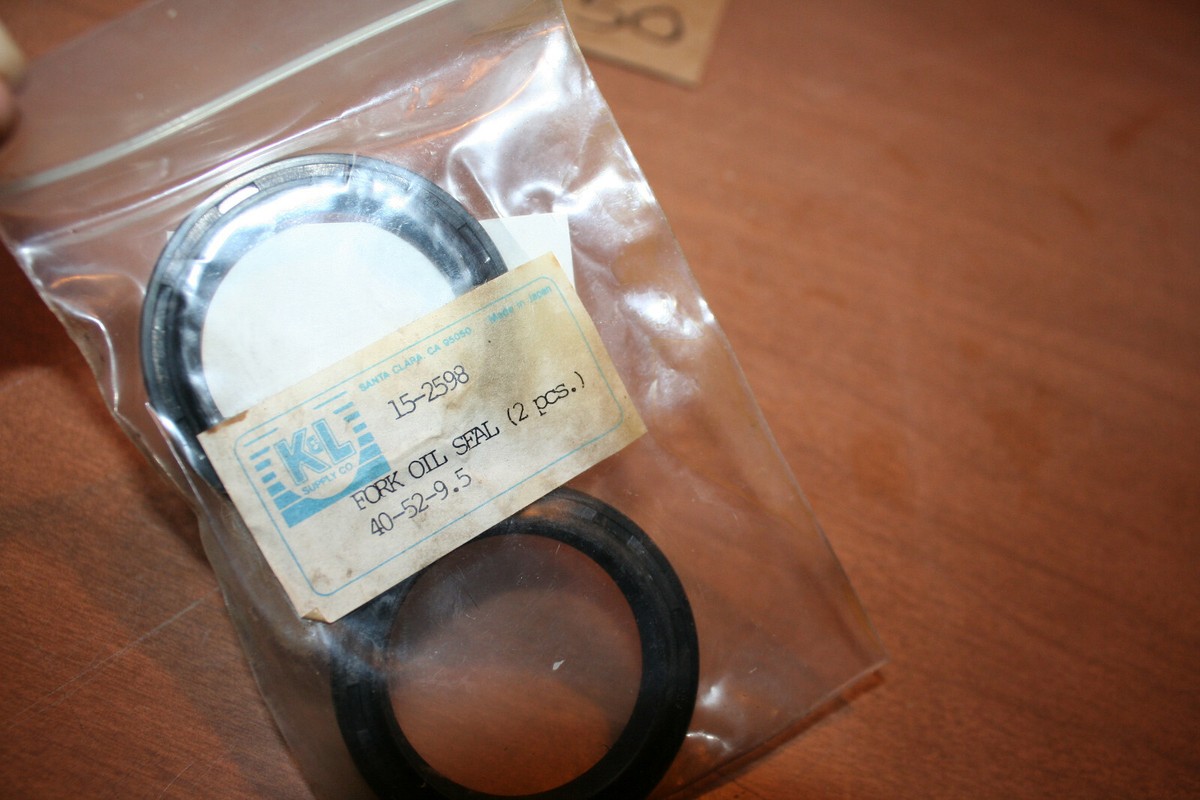 NOS Kawasaki Honda KZ1000 ZN1000 Fork Seals 15-2598 40-52