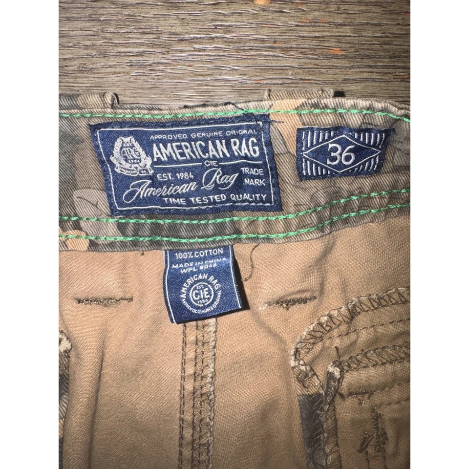 Pantalones cortos cargo American Rag para hombre con estampado floral talla 36 Foto 3 de 3