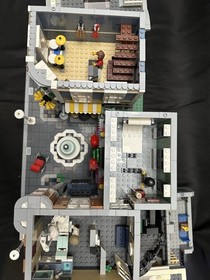 LEGO Assembly Square 10255 Preowned Disassembled Read Description