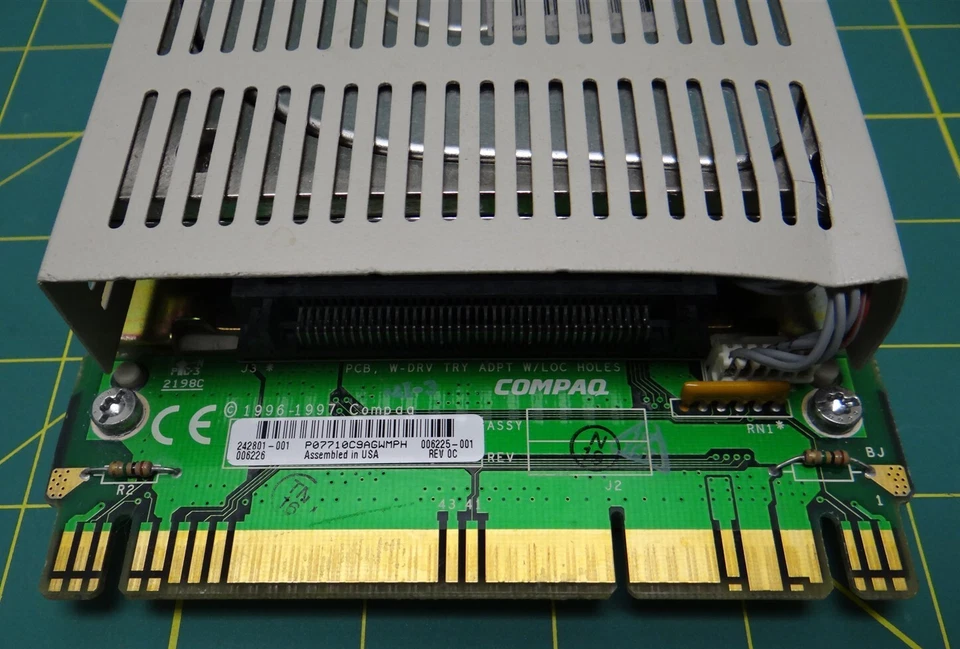 HP Compaq 177988-001 Internal Hard Drive 36.4 GB Ultra SCSI-3 w/ Tray - Image 4 of 4