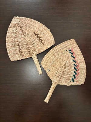 Vintage Handwoven Palm Leaf Fans Set of 2   Boho Rustic Decor Mid Century Style