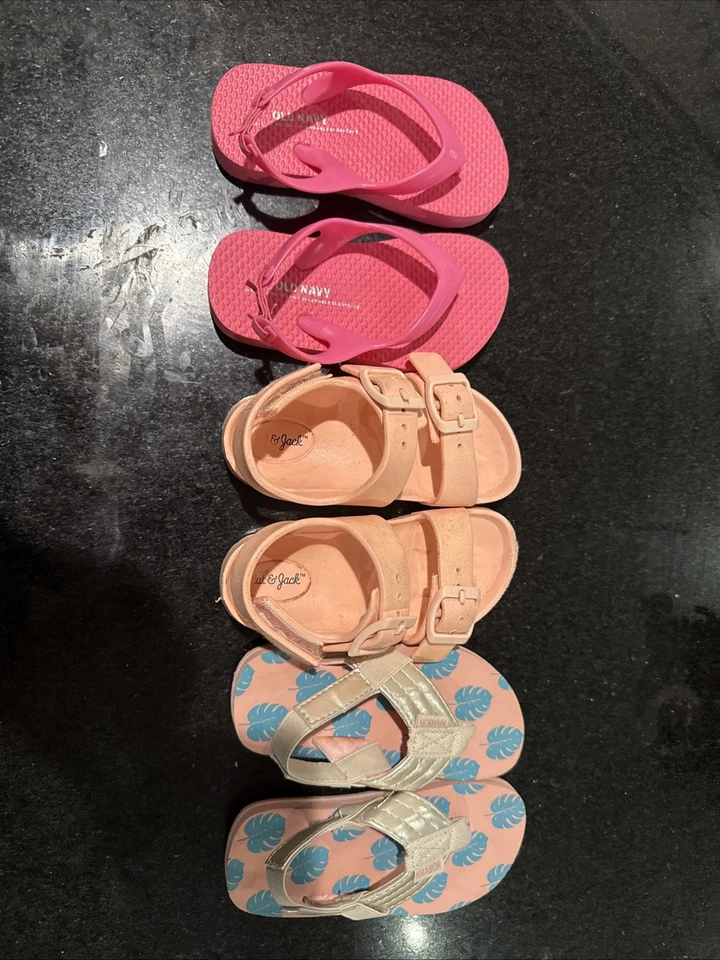 Bundle Of 3 Pairs Of Little Girl Size 7 Flip Flop Sandals Shoe Mixed Brand - Image 2 of 4