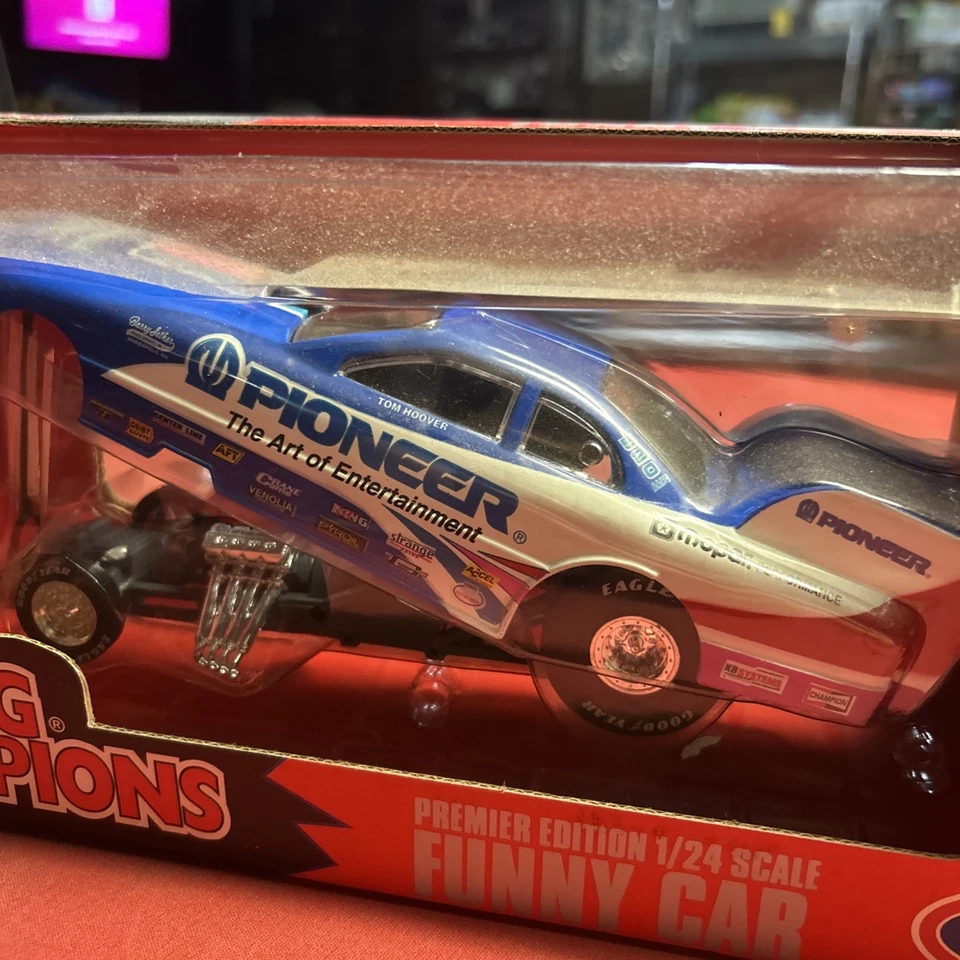 1/24 RACING CHAMPIONS TOM HOOVER 1996 PIONEER Dodge Funny Car NHRA NEW - Image 3 of 4