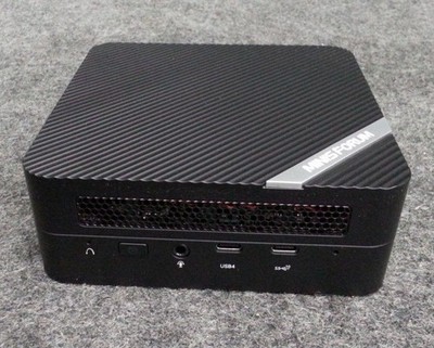 MINISFORUM UM690 Venus Series Mini PC 1TB SSD 6900HX 32GB MINISFORUM UM690 Venus Series Mini PC 1TB SSD 6900HX 32GB