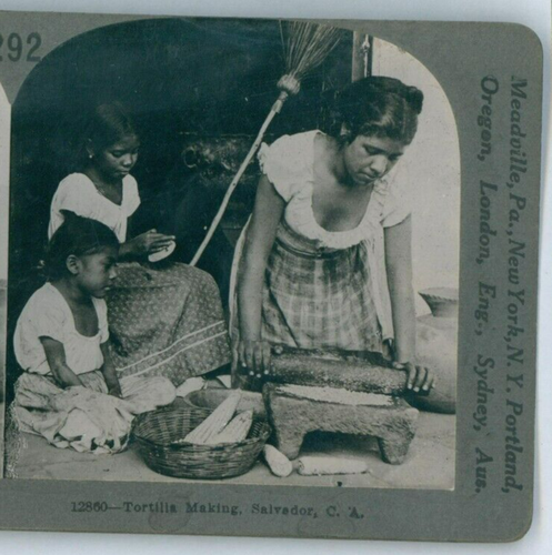 Salvador Woman Making Tortillas Corn Rolling Pin Keystone 12860 Stereoview SA2 - Imagen 2 de 7