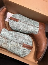 ARIAT Women's Round Up Wide Square Toe Western Boot