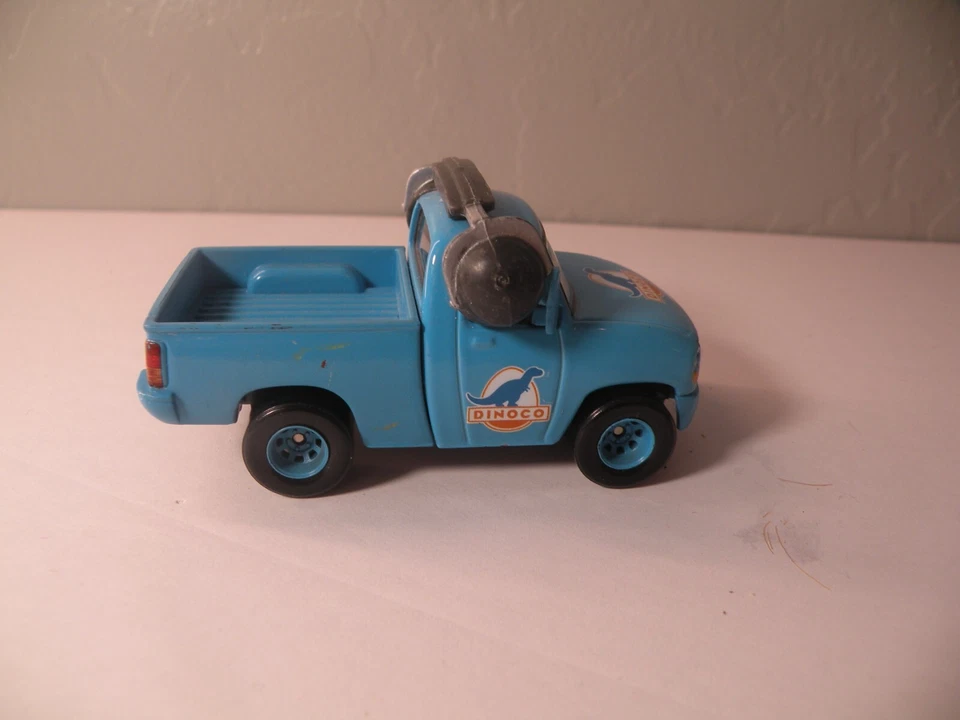 Disney Pixar Cars - ROGER WHEELER DINOCO CREW CHIEF - 1:55 Scale Diecast - Image 4 of 4