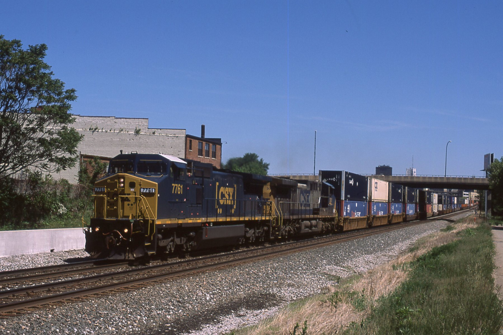 CSX 7761 & 1 ON Q-015 ACTION 2015 CSXT ORIGINAL SLIDE | eBay