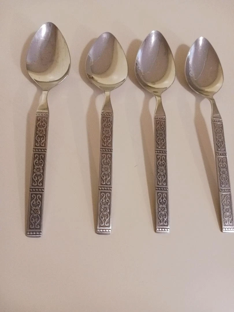Vintage Oneida Isabella Flatware Large "Casserole" Spoons Set of Four Stainless