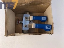 PARKER HPM6LS3DBBFC HI-PRO 3 VALVE MANIFOLD A1 1/2 NPT -NEW #2