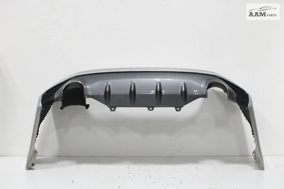 Cubierta de parachoques trasero Nissan Altima 2019-2023 con difusor y luz marcadora OEM Foto 2 de 4